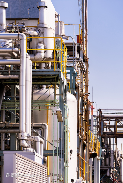 日本川崎石油化工廠管道結構